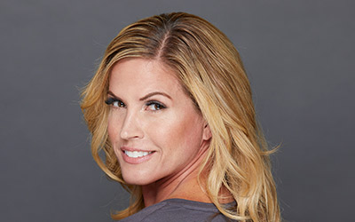 Model wearing Amazing Volume Glam (6D) lash extensions